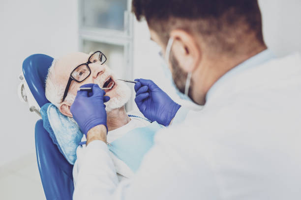Best Emergency Tooth Extraction in Center Hill, FL